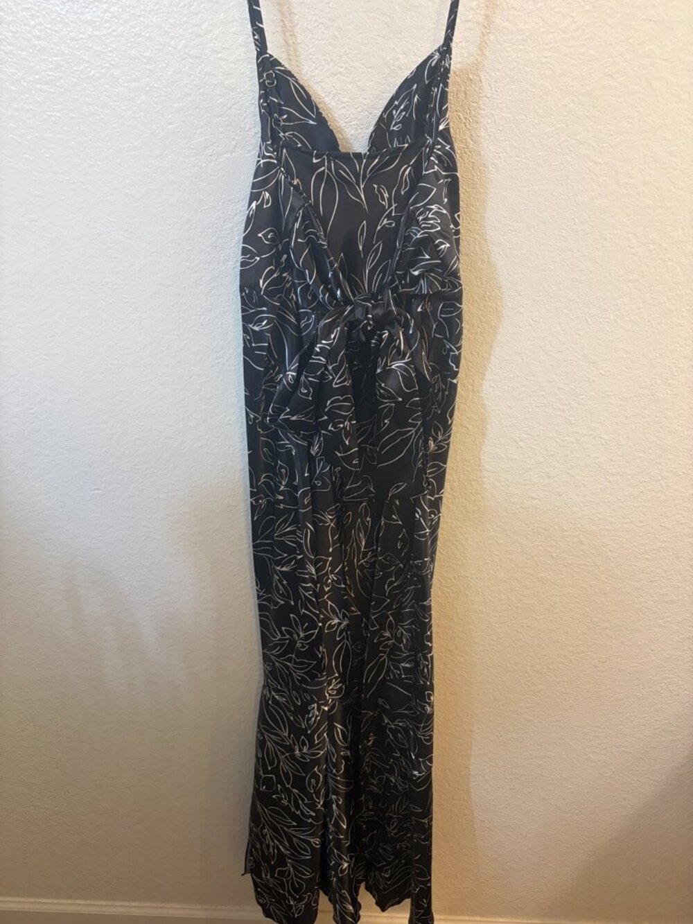 Bebe Black & White Floral Satin Maxi Dress – Size M, NWT - Picture 5 of 8